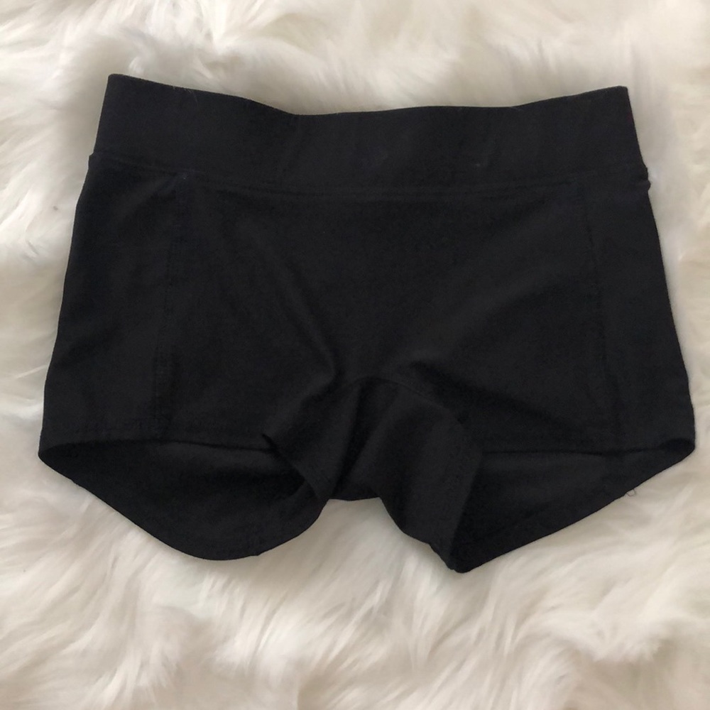 black short shorts💕